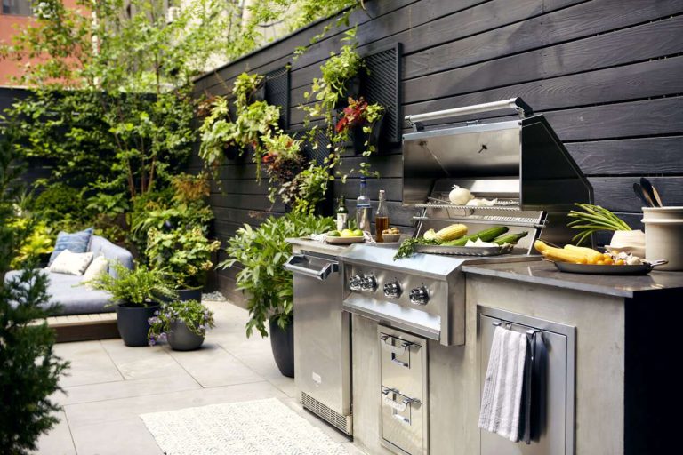 From Dream to Dinner: A Guide to Outdoor Kitchen Installation